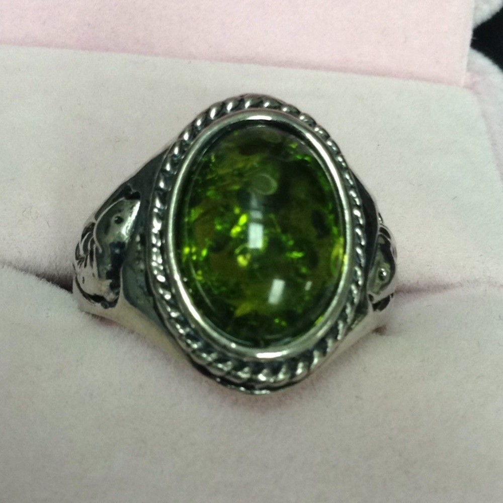 Exotic green and silver ring Sz 8 ring